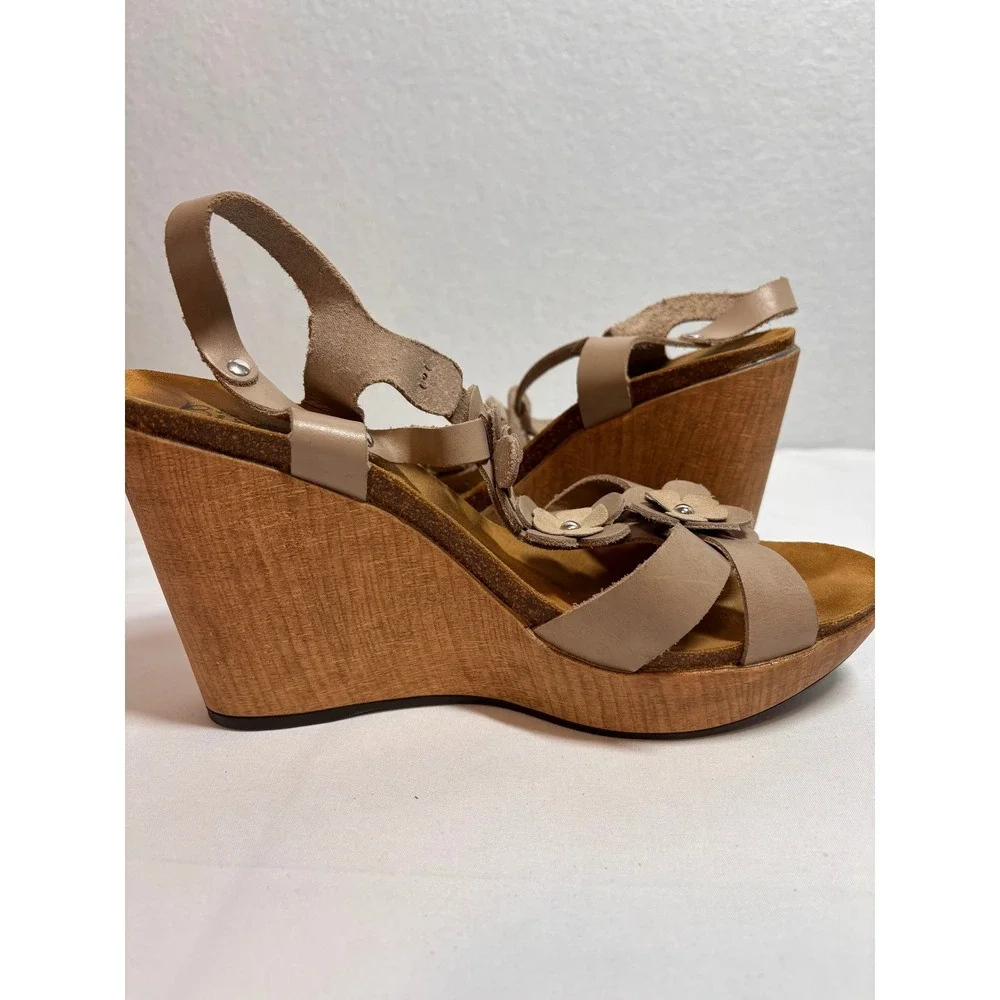 Biostep Tan Leather Floral Wedge Sandals Made in Spain Wood Platform Size 9 40